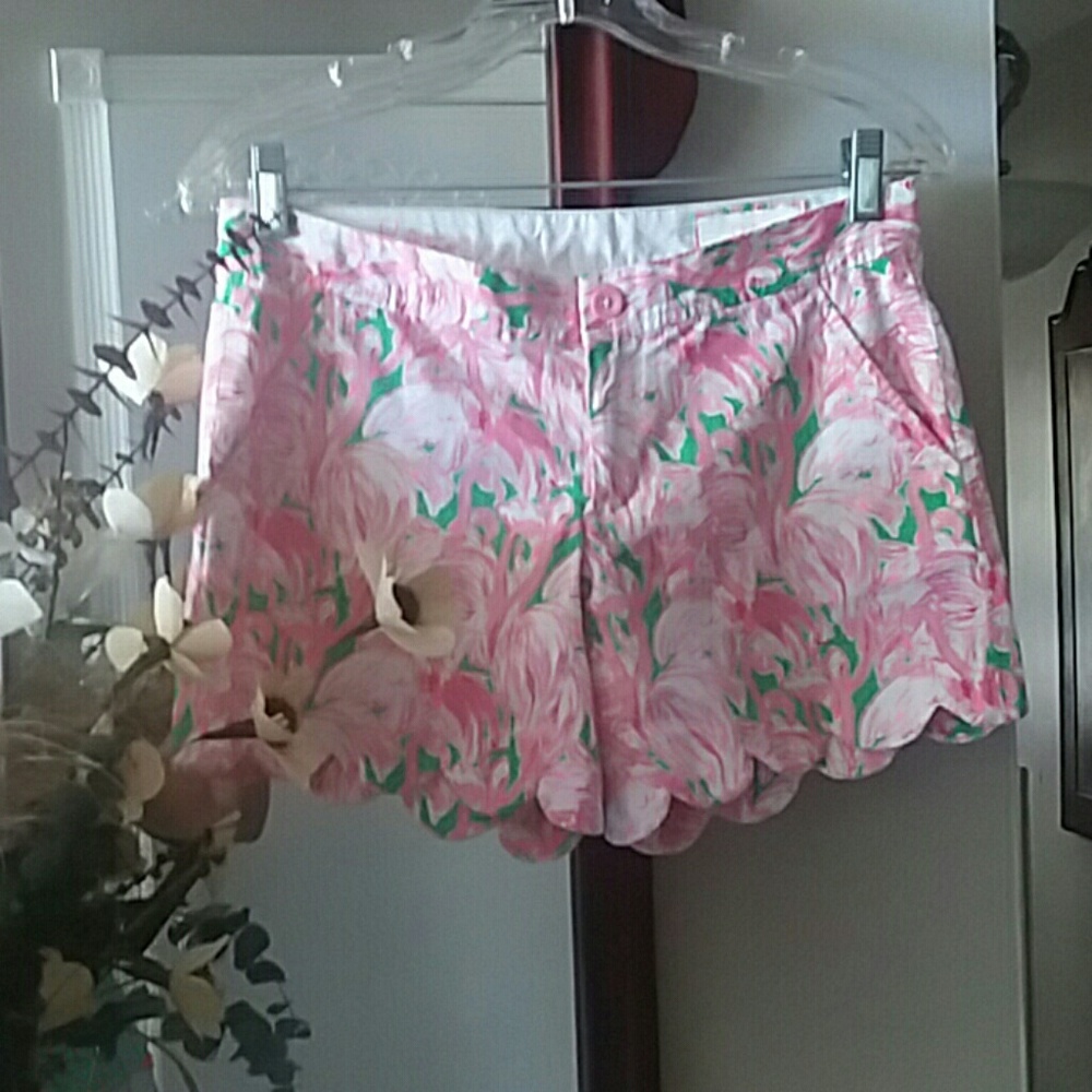 SOLD Lily Pulitzer butter cup shorts